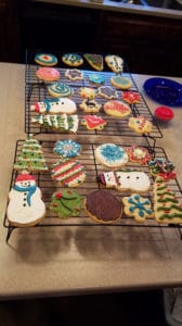 Friday Finds Roundup 11-15-19 Decorated snowman cookie