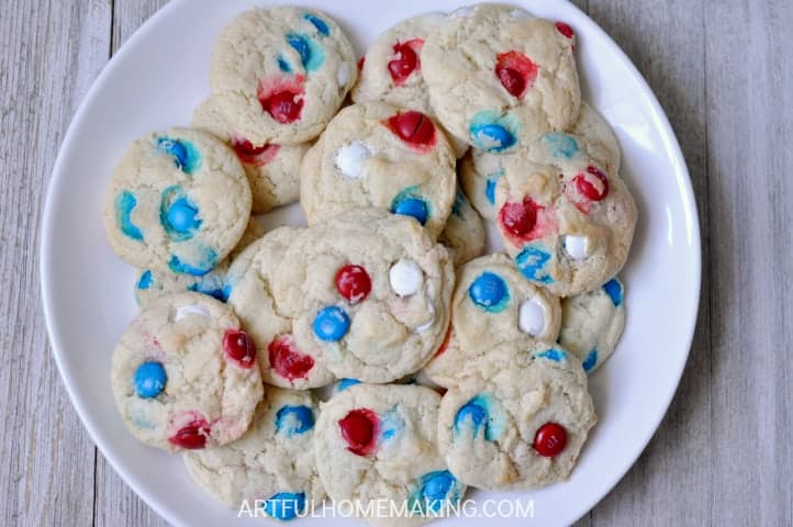 Friday Finds | June 26, 2020 Red White & Blue Patriotic cookies