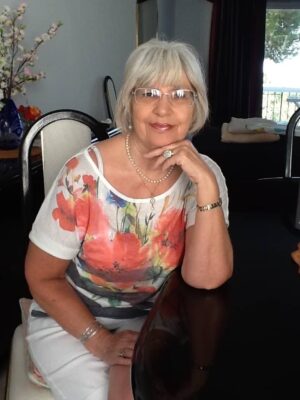 Rosie Clarke Author Image