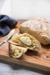 Friday Finds | November 6, 2020 - Roasted Garlic Crusty Soup Bread