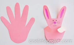Friday Finds | March 26, 2021 | Handprint Easter Bunny |