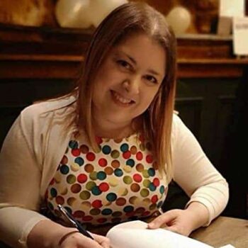 BBNYA 2024 Semi-Finalist Tour | The Pretender by Katie Ward | #ContemporaryFiction #Romance #YoungAdult @katiewwriter @BBNYA_Official @Foliosociety @The_WriteReads 6 Katie Ward author profile image