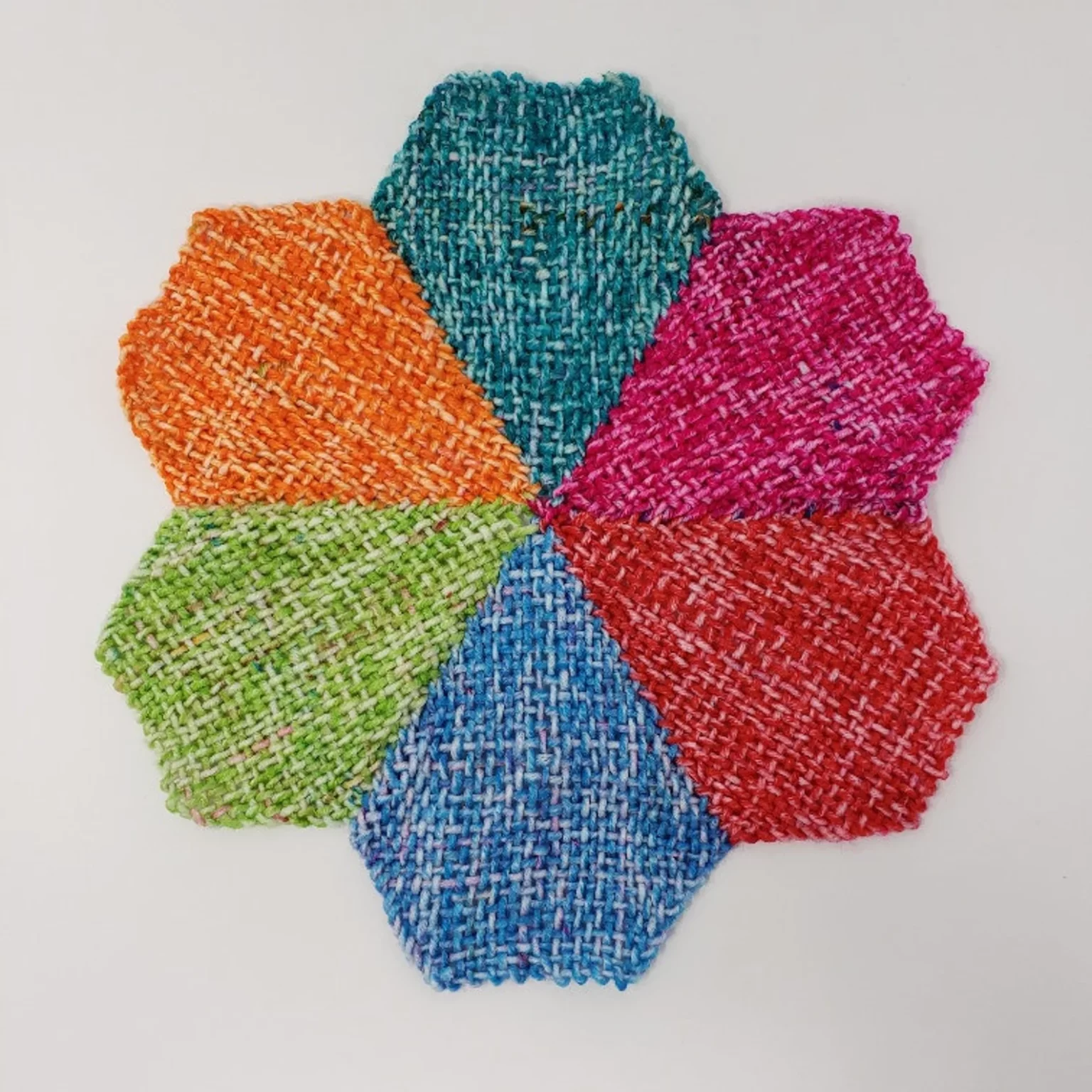 Friday Finds for 10 June 2022 | I want to do it ALL this week! (The books, the food, the crafts!) 13 Jewel Loom rainbow flower for 10 June 2022