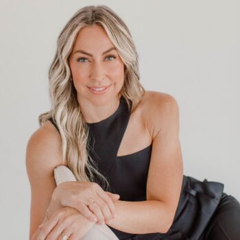 Rebecca Mann Kelly author image