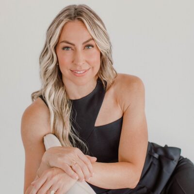 Rebecca Mann Kelly author image