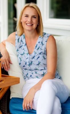 Read an Excerpt from Flamingo Café by Jackie Kang! ~ $20 Gift Card Available - Enter Below ~ #WomensFiction @GoddessFish @jacqulinekang 6 Jackie Kang Author image