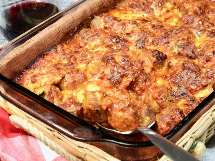 Meatball-and-Ravioli-Casserole (AllRecipes)