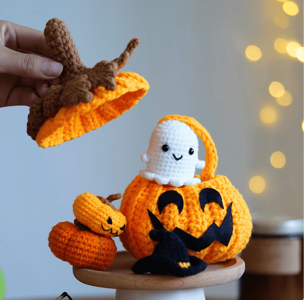 Crochet pumpkin Bag with ghost for 08-23-2024