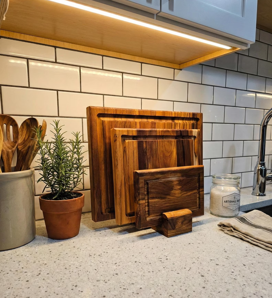 Teak Cutting Board Set with Stand – Deep Juice Grooves, Built-In Handles