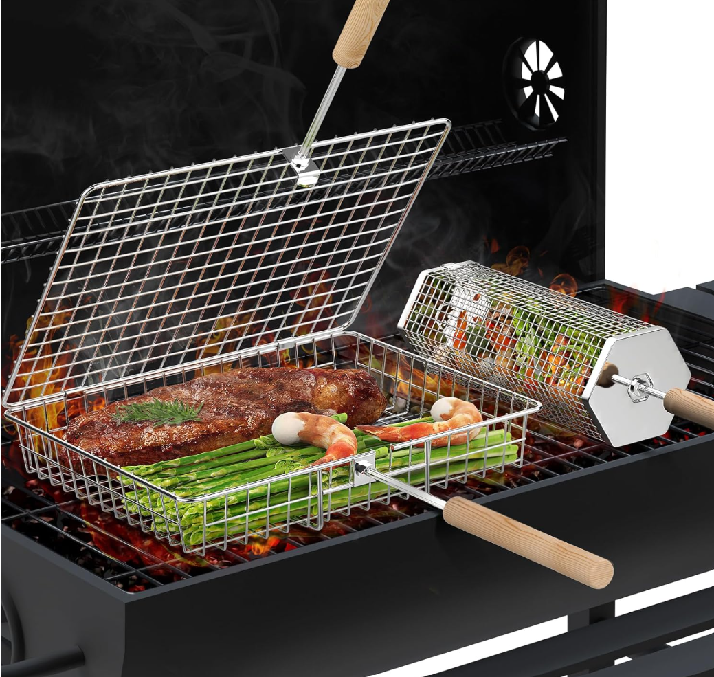 A set of two grilling baskets in stainless steel with wooden handles.